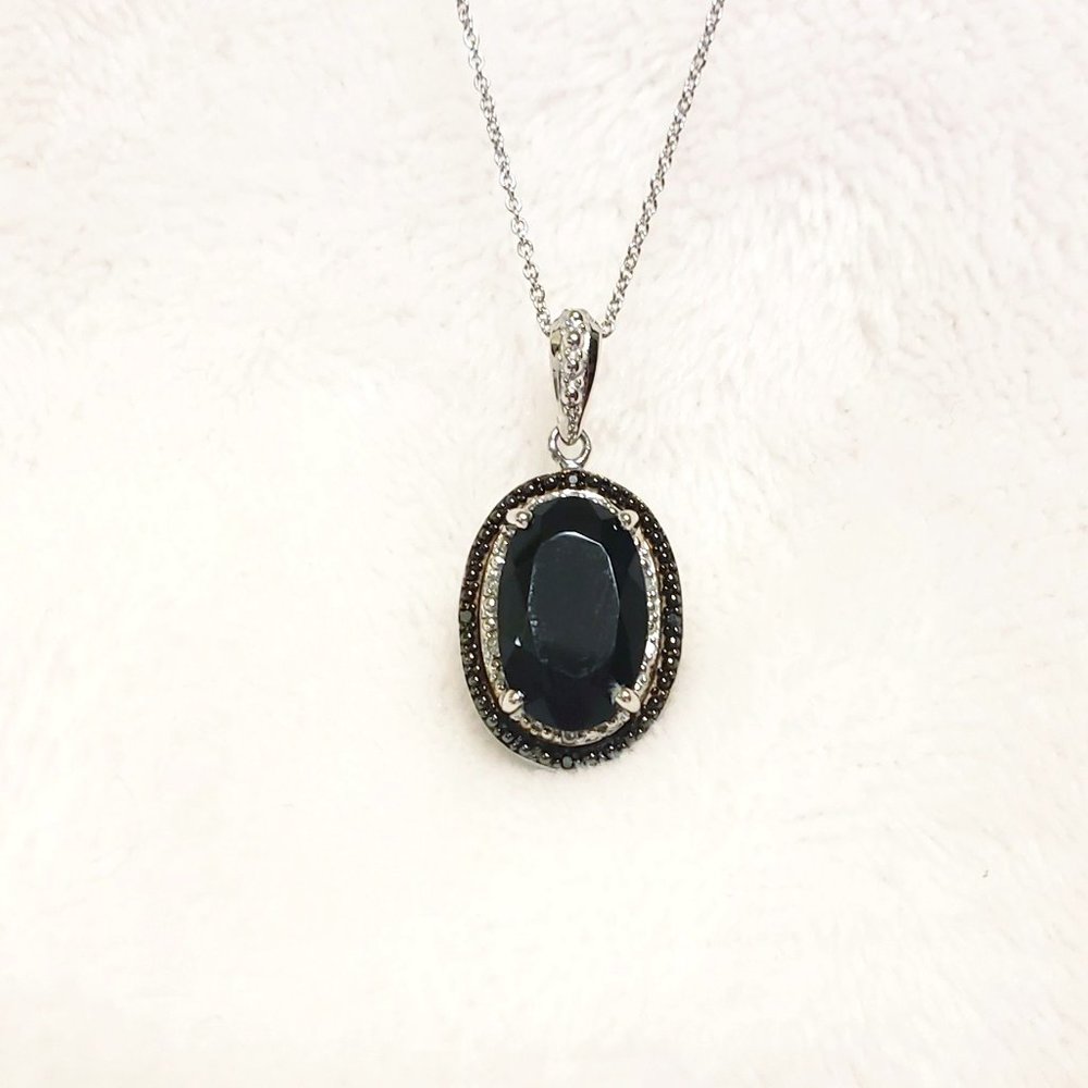 Black Onyx/white diamond pendent necklace